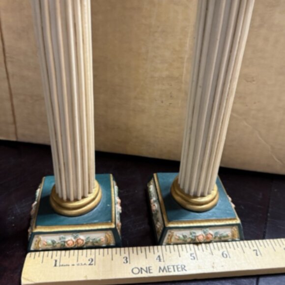 Ornate Vintage 2 Candlesticks Pedestal Column Resin Gold Floral 9" Grandma Core - Picture 2 of 8
